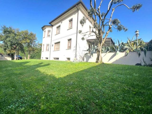Villa Indipendente in vendita a Erbusco, Lombardia