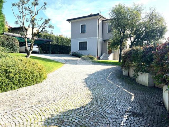 Villa Indipendente in vendita a Erbusco, Lombardia