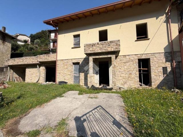 Villa Indipendente in vendita a Erve, Lombardia