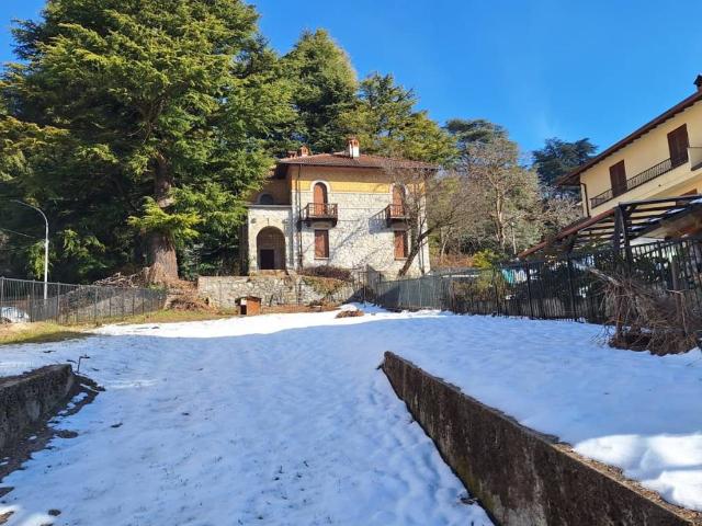 Villa Indipendente in vendita a Esino Lario, Lombardia