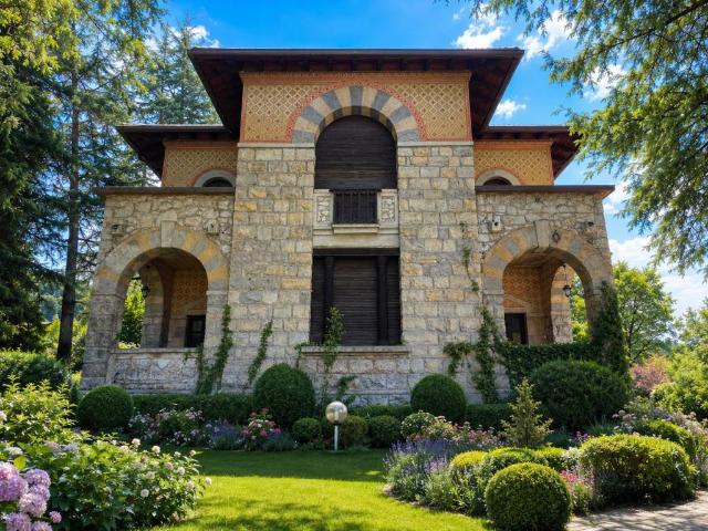 Villa Indipendente in vendita a Esino Lario, Lombardia