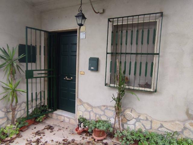 Villa Indipendente in vendita a Esperia, Lazio