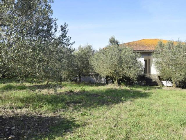 Villa Indipendente in vendita a Esperia, Lazio