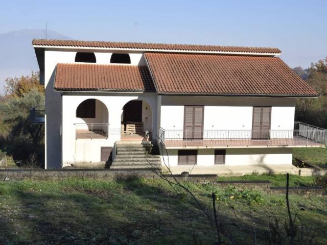 Villa Indipendente in vendita a Esperia, Lazio