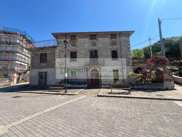 Villa Indipendente in vendita a Esperia, Lazio