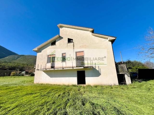 Villa Indipendente in vendita a Esperia, Lazio