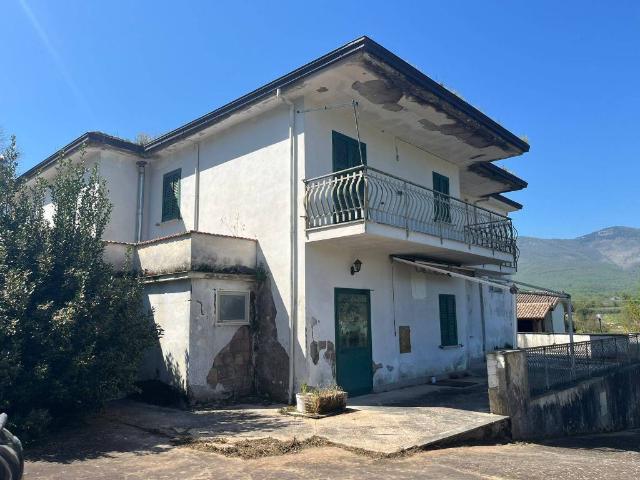 Villa Indipendente in vendita a Esperia, Lazio