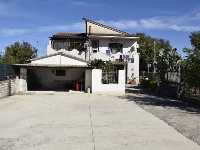 Villa Indipendente in vendita a Esperia, Lazio