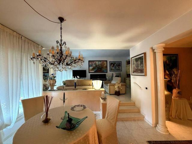Villa Indipendente in vendita a Deserto, Este