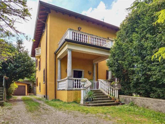 Villa Indipendente in vendita a Eupilio, Lombardia