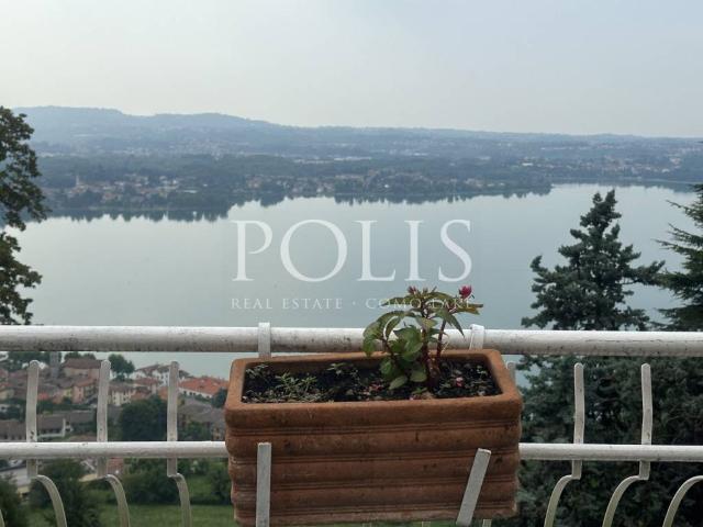 Villa Indipendente in vendita a Eupilio, Lombardia