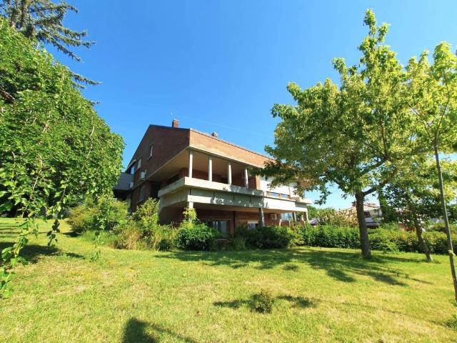 Villa Indipendente in vendita a Piano, Marche