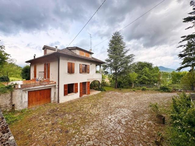 Villa Indipendente in vendita a Centro, Marche