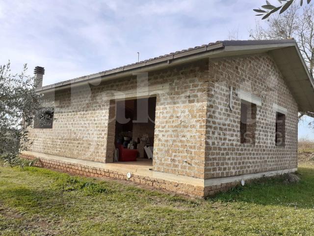 Villa Indipendente in vendita a Fabrica Di Roma, Lazio