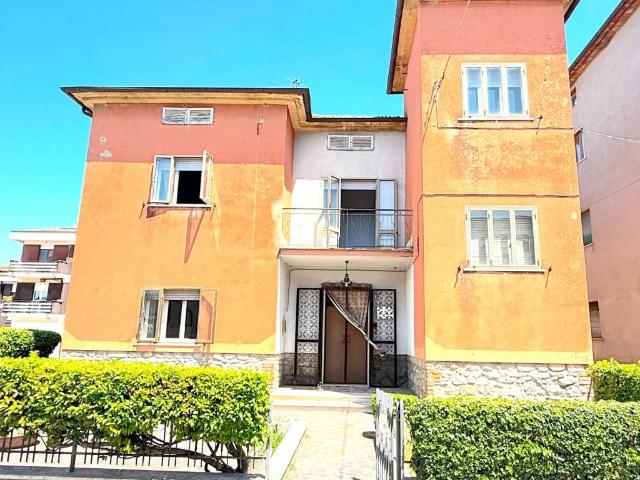 Villa Indipendente in vendita a Fabro, Umbria