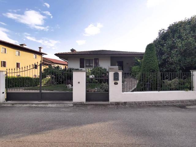 Villa Indipendente in vendita a Faedis, Faedis / Fojda