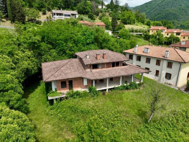 Villa Indipendente in vendita a Faedis, Friuli-Venezia Giulia