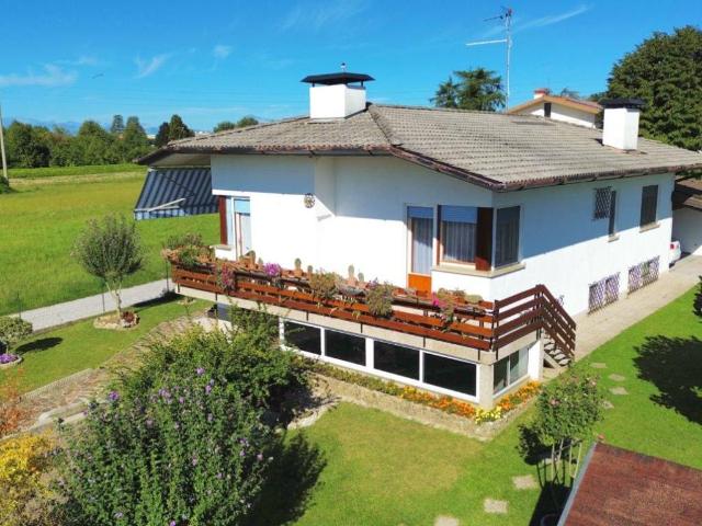 Villa Indipendente in vendita a Fagagna, Friuli-Venezia Giulia