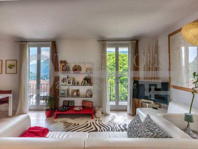 Villa Indipendente in vendita a Riva, Faggeto Lario