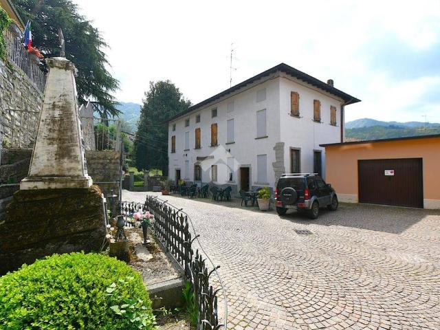 Villa Indipendente in vendita a Faggeto Lario, Lombardia