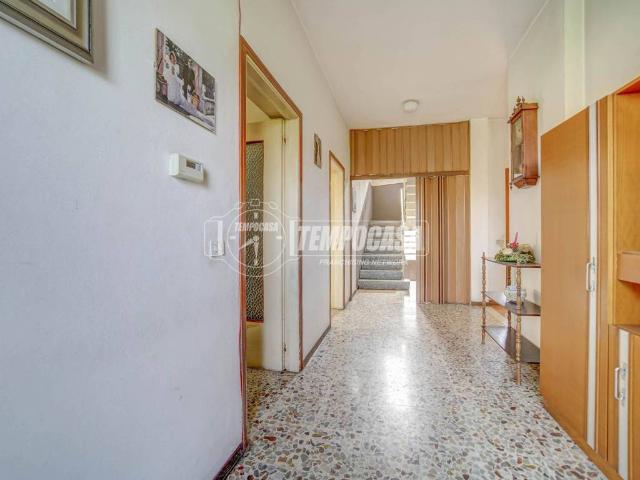 Villa Indipendente in vendita a Bergoro, Fagnano Olona