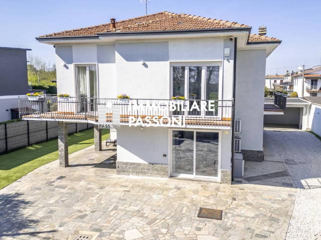 Villa Indipendente in vendita a Bergoro, Fagnano Olona