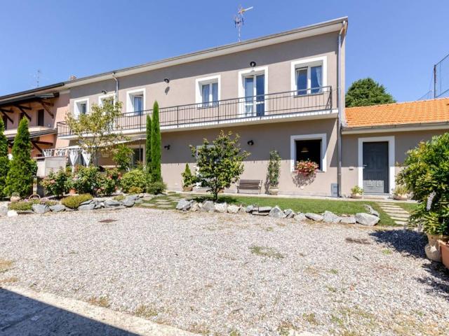 Villa Indipendente in vendita a Bergoro, Fagnano Olona