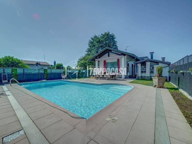 Villa Indipendente in vendita a Bergoro, Fagnano Olona