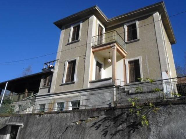 Villa Indipendente in vendita a Bergoro, Fagnano Olona