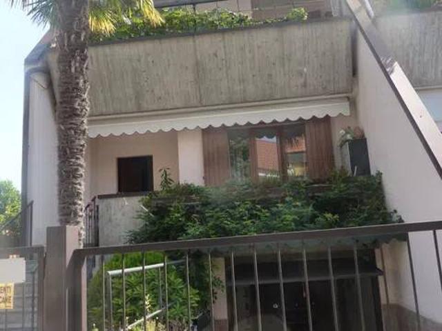Villa Indipendente in vendita a Bergoro, Fagnano Olona