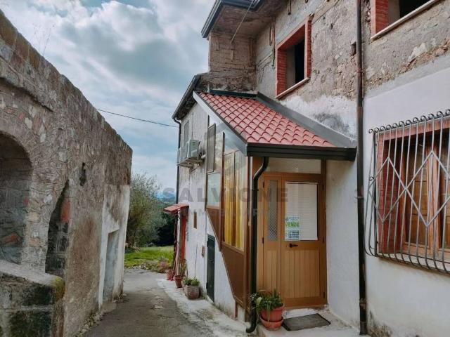 Villa Indipendente in vendita a Faicchio, Campania