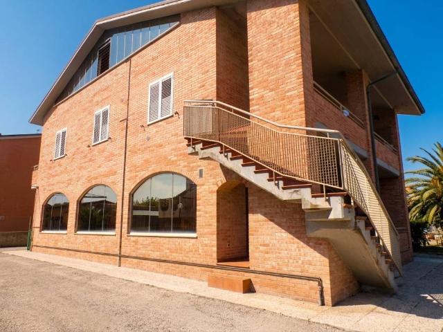 Villa Indipendente in vendita a Marche, Ancona