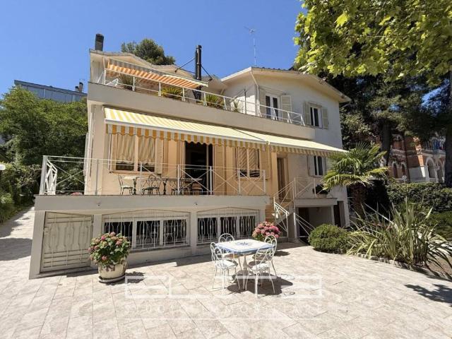 Villa Indipendente in vendita a Marche, Ancona