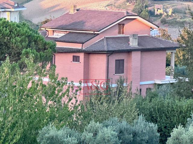 Villa Indipendente in vendita a Marche, Fermo