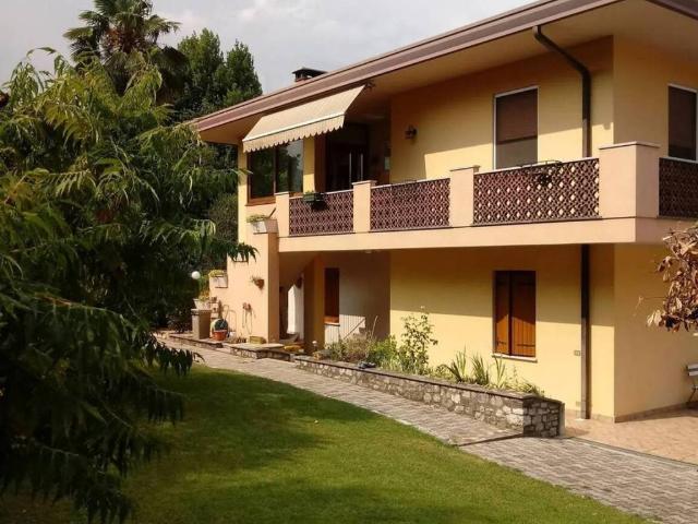 Villa Indipendente in vendita a Fanna, Friuli-Venezia Giulia