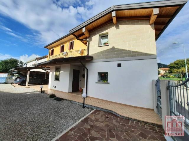 Villa Indipendente in vendita a Fanna, Friuli-Venezia Giulia