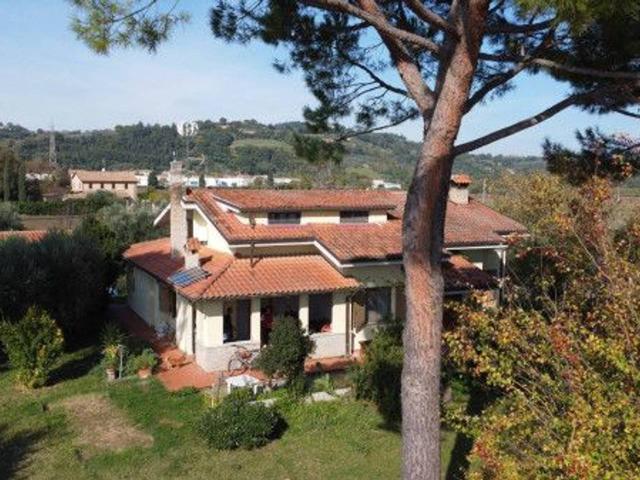 Villa Indipendente in vendita a Marche, Pesaro E Urbino
