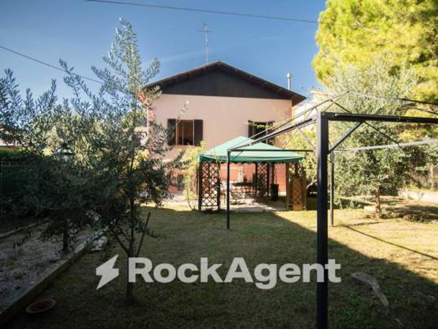 Villa Indipendente in vendita a Lido, Marche