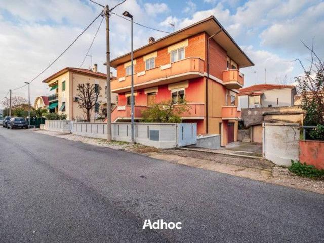 Villa Indipendente in vendita a Rosciano, Marche