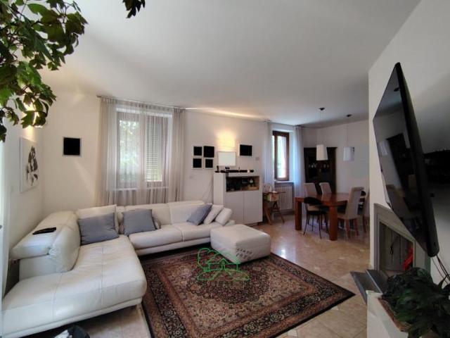 Villa Indipendente in vendita a Centro storico, Marche
