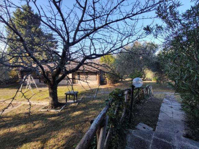 Villa Indipendente in vendita a Trave, Marche