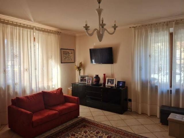 Villa Indipendente in vendita a Zavarise, Marche