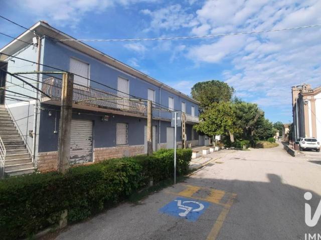 Villa Indipendente in vendita a Centro storico, Marche