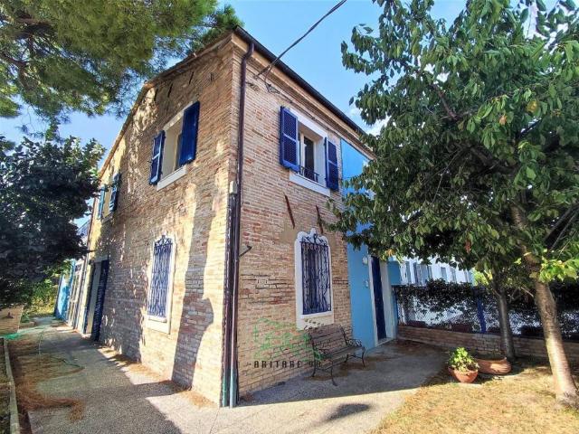 Villa Indipendente in vendita a Marche, Pesaro E Urbino