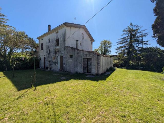 Villa Indipendente in vendita a Fano 2, Marche
