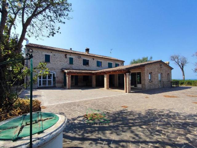 Villa Indipendente in vendita a Gimarra, Marche