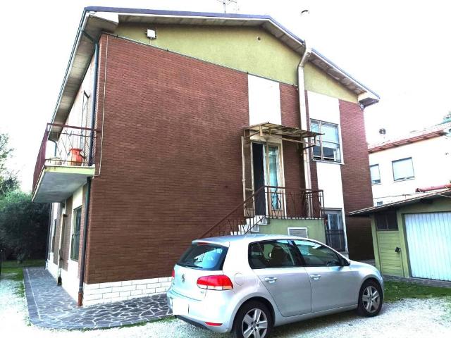 Villa Indipendente in vendita a Carrara, Marche
