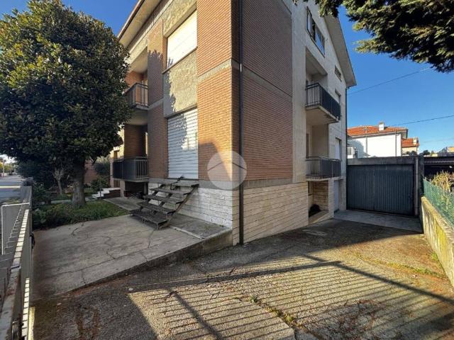 Villa Indipendente in vendita a Fano 2, Marche