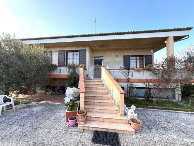 Villa Indipendente in vendita a Ponte Sasso, Marche