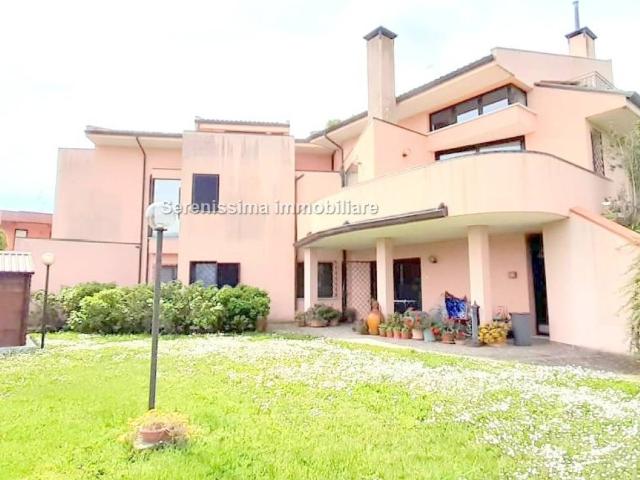 Villa Indipendente in vendita a Marche, Pesaro E Urbino
